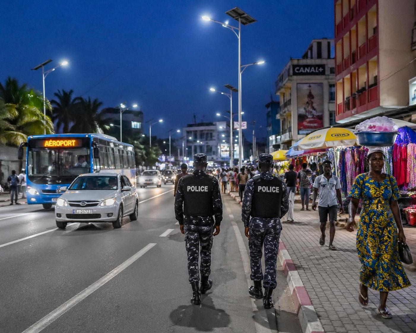 découvrez le niveau de risque officiel au bénin et les retours détaillés des voyageurs pour évaluer la sécurité du pays avant votre visite.